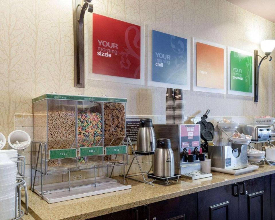 Comfort Suites Старквил Екстериор снимка