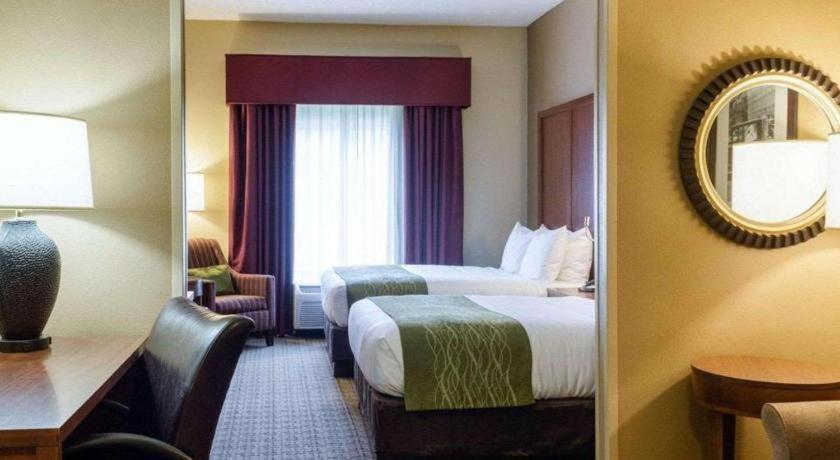 Comfort Suites Старквил Екстериор снимка