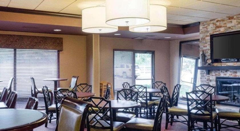 Comfort Suites Старквил Екстериор снимка