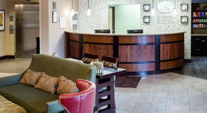 Comfort Suites Старквил Екстериор снимка