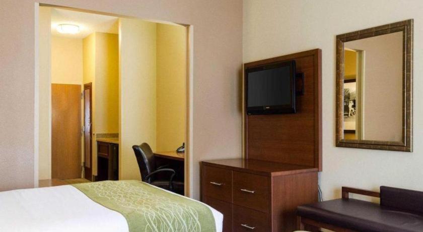Comfort Suites Старквил Екстериор снимка