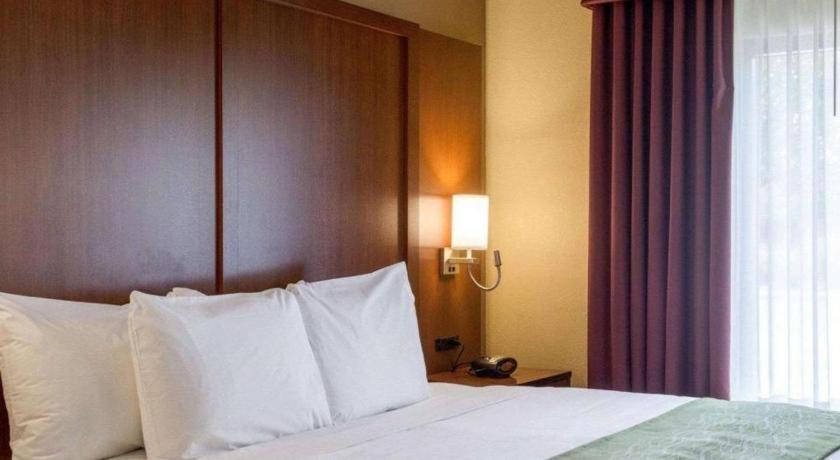 Comfort Suites Старквил Екстериор снимка