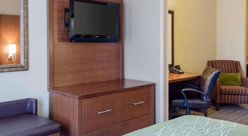 Comfort Suites Старквил Екстериор снимка